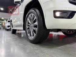 تۆیۆتا لاند کروزەر